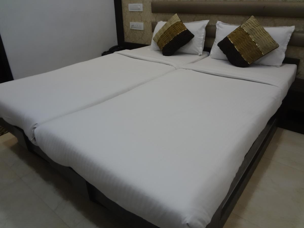 Hotel Modern Мумбаи Экстерьер фото