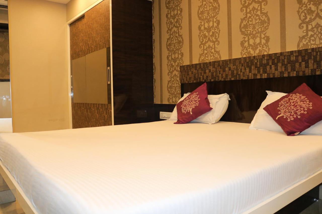 Hotel Modern Мумбаи Экстерьер фото